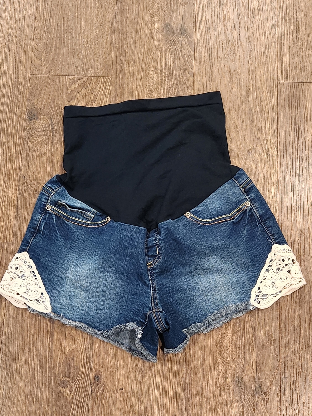 Planet Motherhood Boho Lace Trim Maternity Denim Shorts - Size Medium